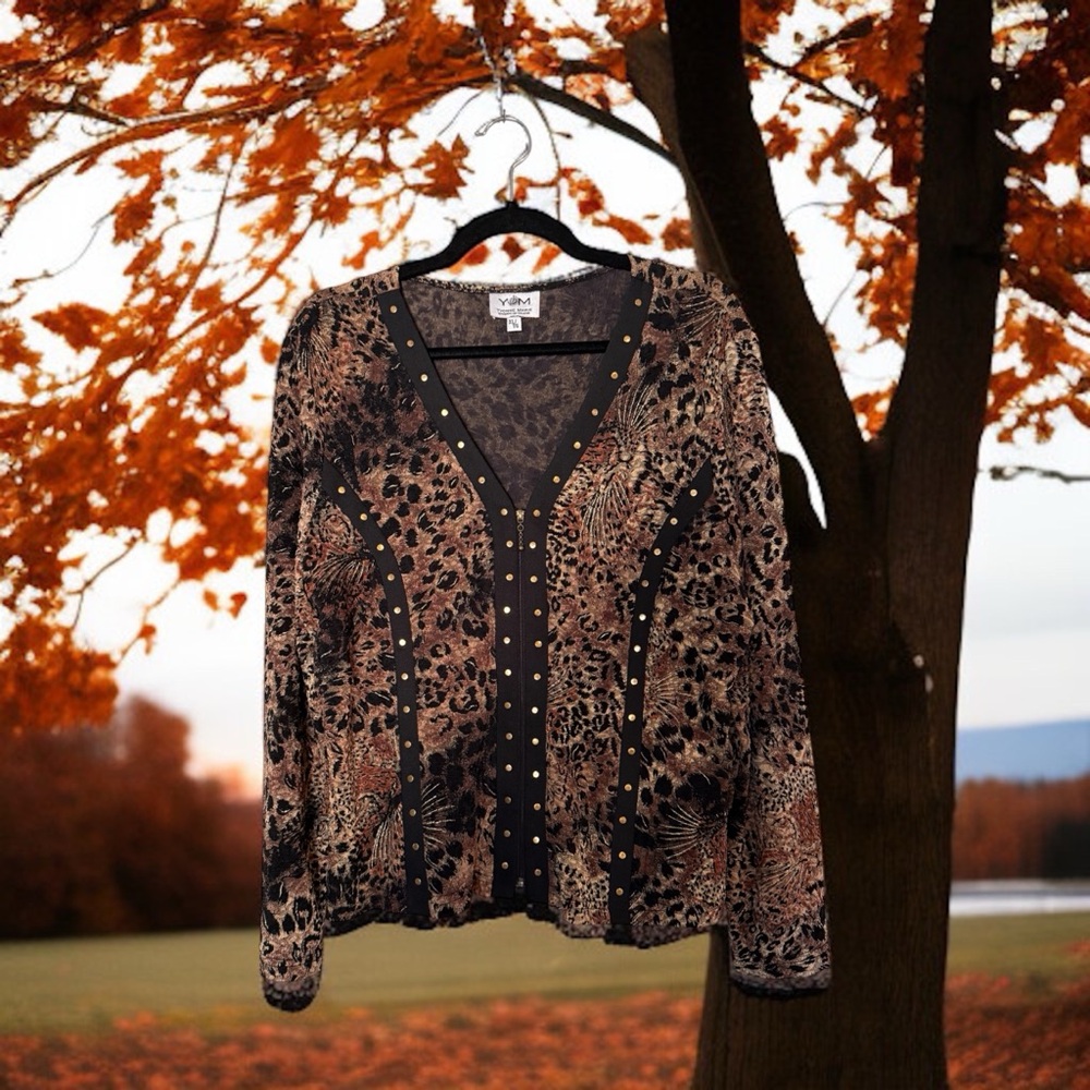 YM Yvonne Marie Vintage Brown & Black Animal Print Zipper Front Top